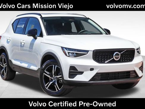 Certified 2026 Volvo XC40 B4 Core FWD image 1
