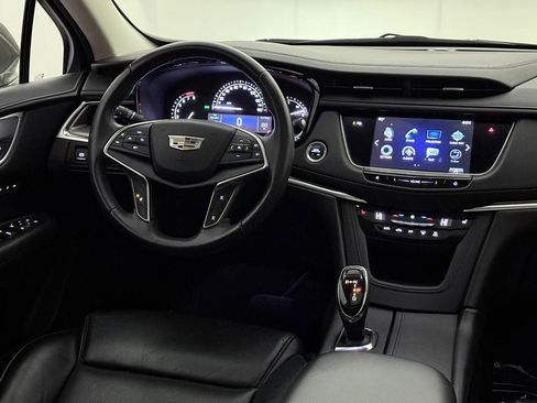 Used 2018 Cadillac XT5 Luxury image 29