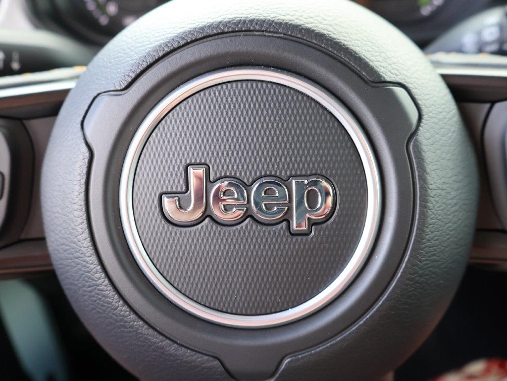 Used 2024 Jeep Wrangler Unlimited AWD/4WD image 25