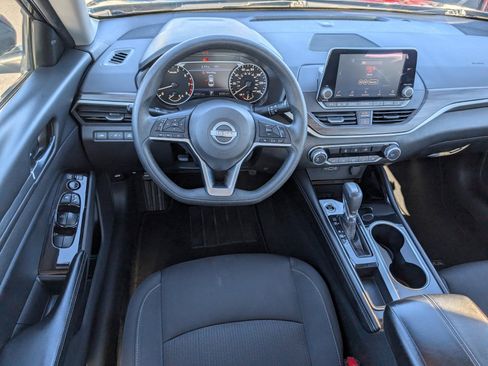 Used 2023 Nissan Altima 2.5 SV image 11