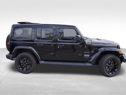 Certified 2021 Jeep Wrangler Unlimited Sahara w/ Cold Weather Group AWD/4WD image 4