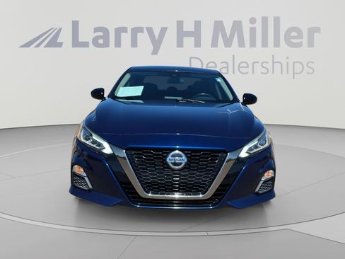 Used 2020 Nissan Altima 2.5 SR w/ Premium Package FWD image 8