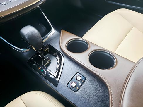 Used 2013 Toyota Avalon XLE image 34