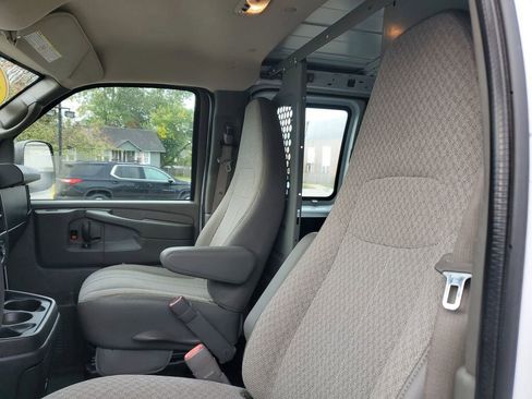 Used 2014 Chevrolet Express 2500 w/ Express Access Plus Package image 13