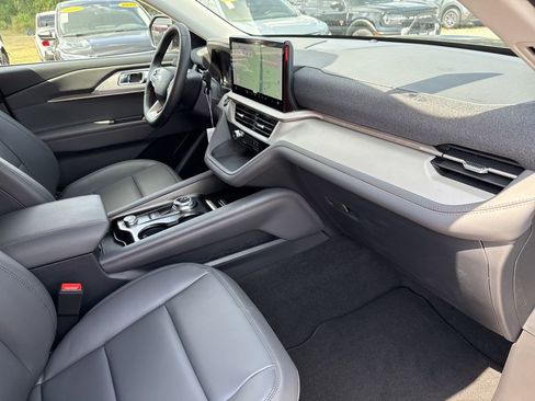 New 2025 Ford Explorer Active w/ Active Comfort Package image 27