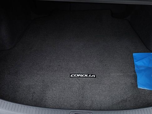 Used 2025 Toyota Corolla LE image 15