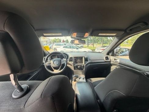 Used 2014 Jeep Grand Cherokee Laredo w/ 18" Wheel & 8.4" Radio Group AWD/4WD image 15