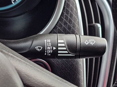 Used 2024 Chevrolet Malibu LT image 26