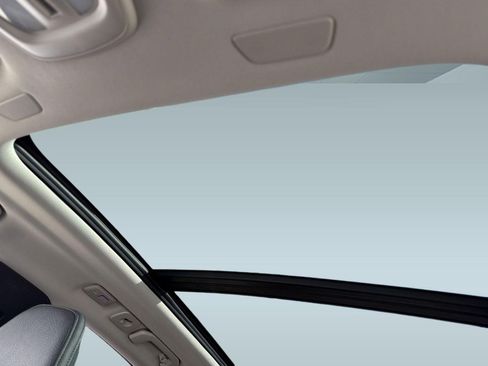 Used 2025 Volvo XC60 B5 Plus image 15