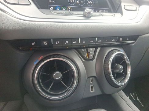 Used 2020 Chevrolet Blazer LT FWD image 19