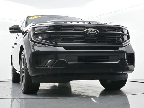Used 2025 Ford Expedition Platinum w/ Stealth Performance Package AWD/4WD image 60