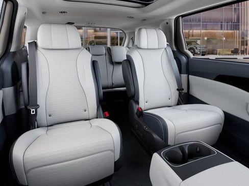 Certified 2026 Kia Carnival SX Prestige FWD image 16