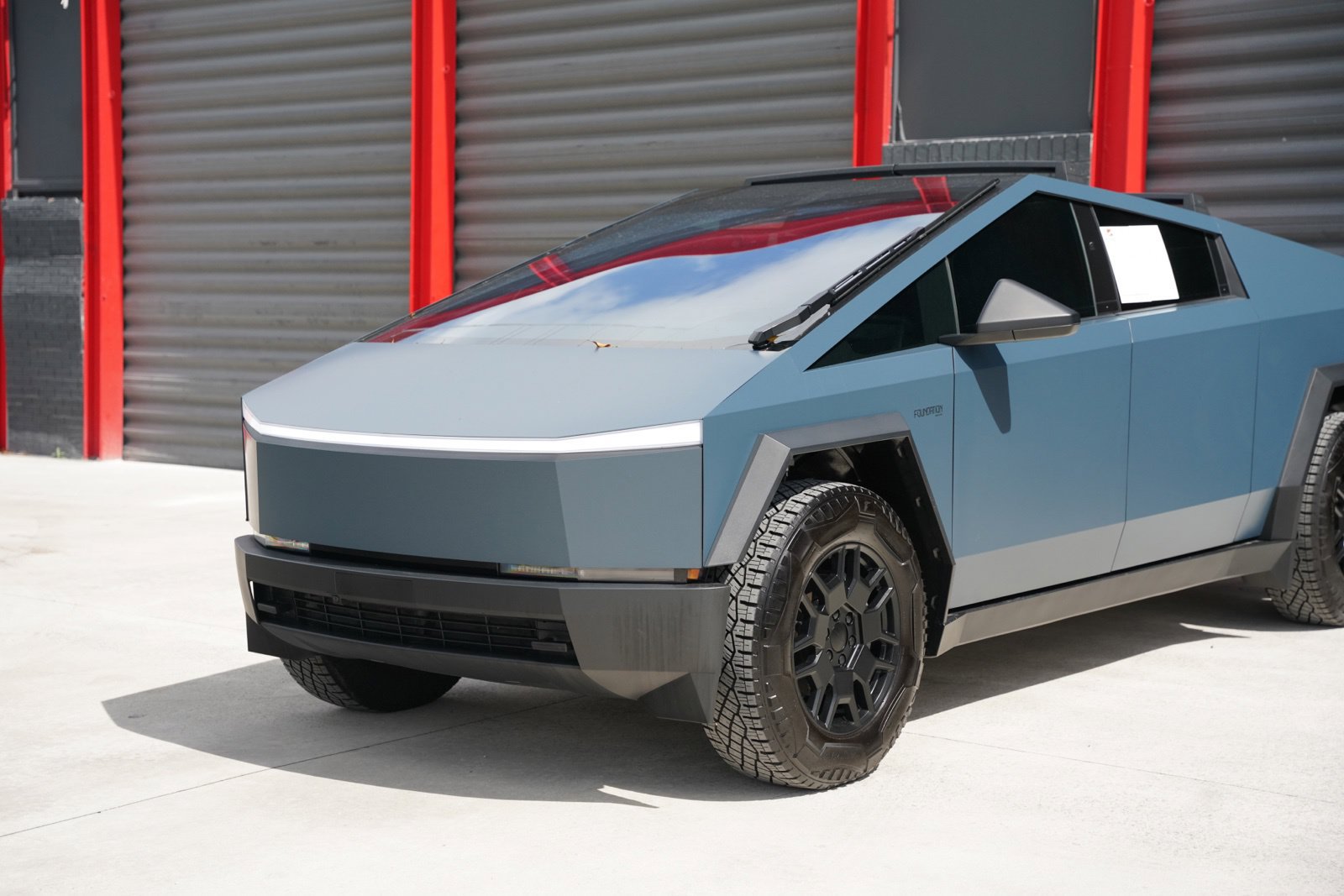 Used 2024 Tesla Cybertruck AWD Crew Cab image 8