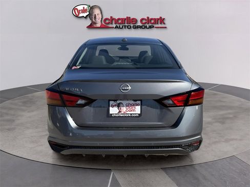 Used 2025 Nissan Altima 2.5 S image 4