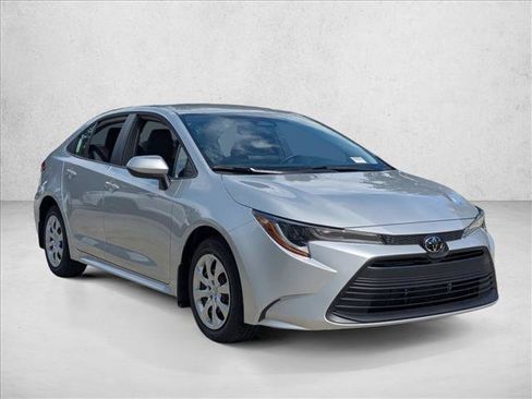 Used 2026 Toyota Corolla LE FWD image 6