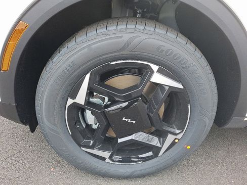 New 2026 Kia Sportage EX image 4