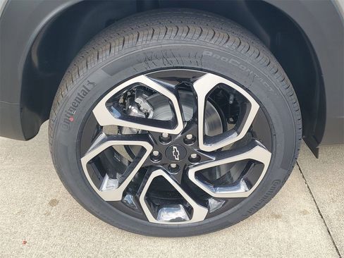 New 2026 Chevrolet Trax RS w/ Driver Confidence Package image 5