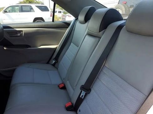 Used 2017 Toyota Camry SE FWD image 14