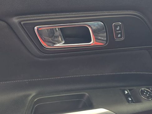 Used 2016 Ford Mustang Coupe RWD image 15