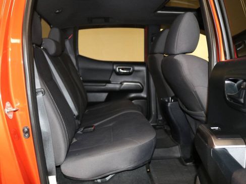 Used 2017 Toyota Tacoma TRD Sport w/ Premium & Technology Package AWD/4WD image 21