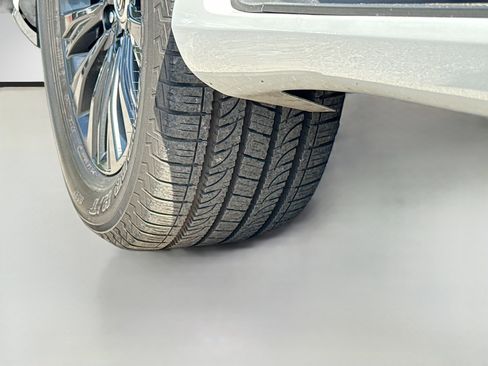 Used 2023 Lexus GX 460 Premium w/ Accessory Package AWD/4WD image 42