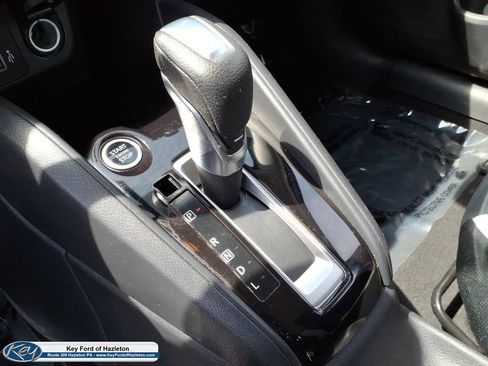 Used 2021 Nissan Versa SV FWD image 16