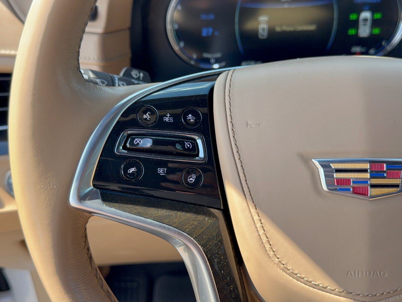 Used 2019 Cadillac Escalade Platinum AWD/4WD image 18