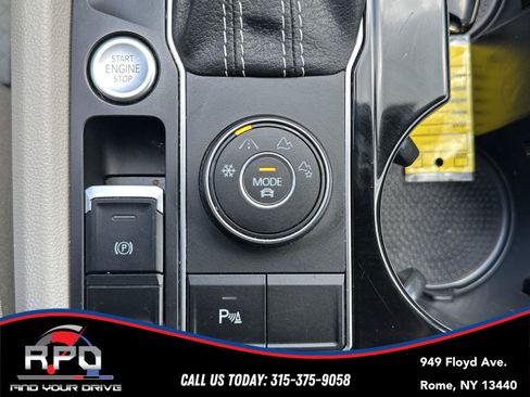 Used 2023 Volkswagen Atlas SE AWD/4WD image 26