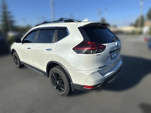 Used 2018 Nissan Rogue SV AWD/4WD image 8