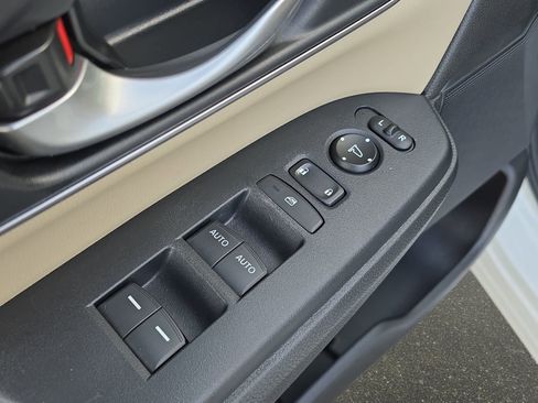 Used 2017 Honda CR-V EX-L image 28