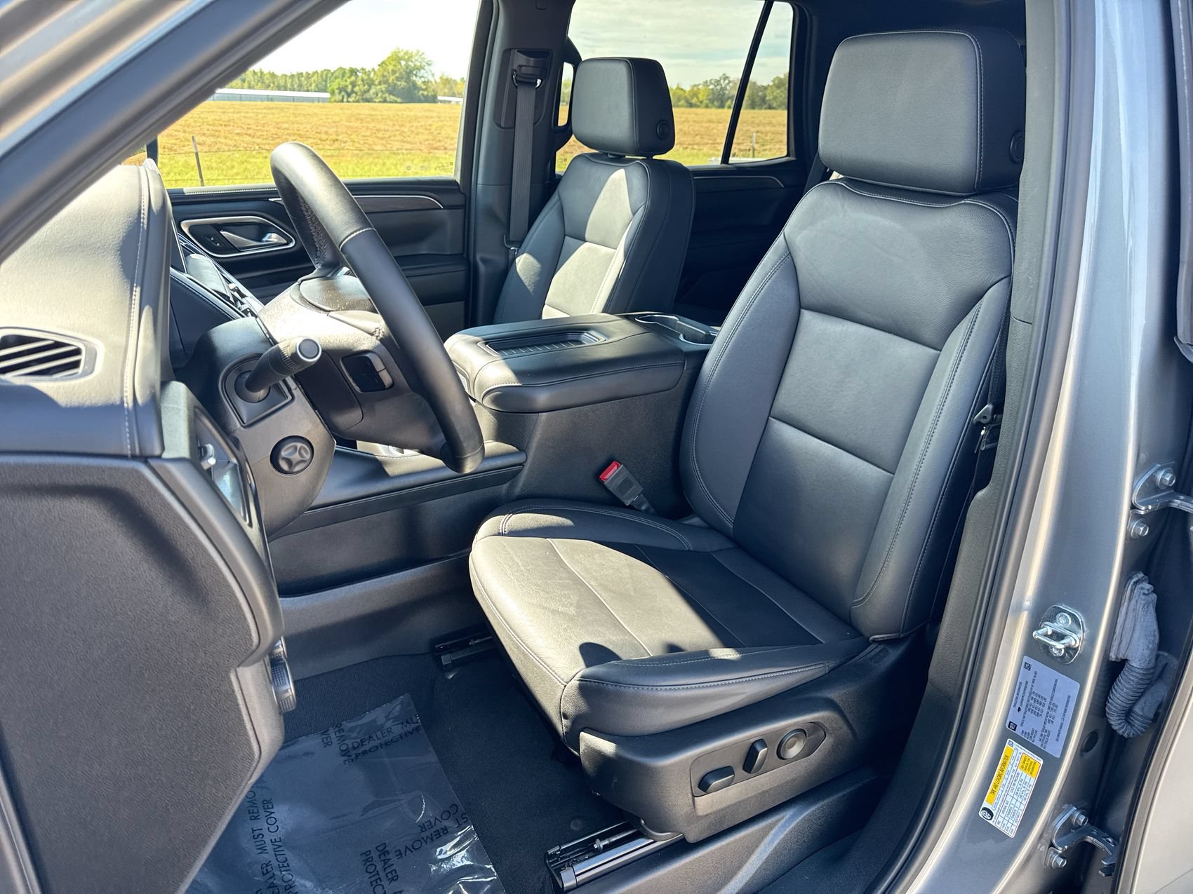 Used 2023 Chevrolet Tahoe Z71 w/ Luxury Package AWD/4WD image 11