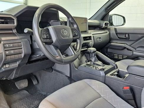 Used 2025 Toyota Tacoma SR5 AWD/4WD image 9