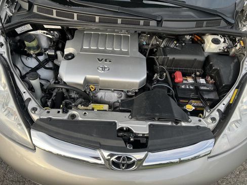 Used 2008 Toyota Sienna XLE Limited AWD/4WD image 32