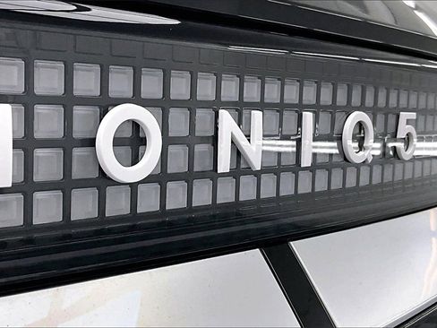 Used 2024 Hyundai Ioniq 5 Limited image 8