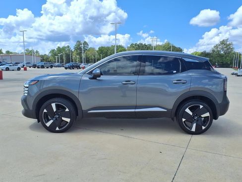 Used 2025 Nissan Kicks SR FWD image 9
