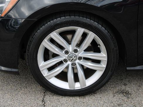 Used 2019 Volkswagen Passat 2.0T Wolfsburg w/ Wheels & Sunroof Package image 34