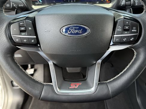 Used 2022 Ford Explorer ST AWD/4WD image 9