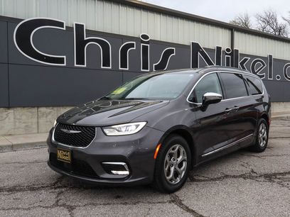 Used 2023 Chrysler Pacifica Limited