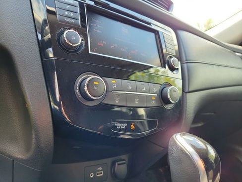 Used 2020 Nissan Rogue S w/ Special Edition Package FWD image 30
