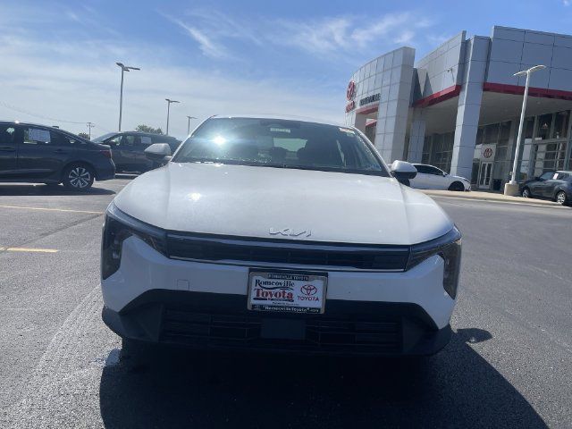 Used 2025 Kia K4 FWD image 11