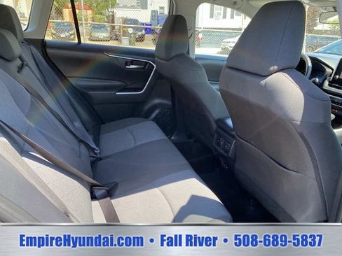 Used 2025 Toyota RAV4 XLE AWD/4WD image 24