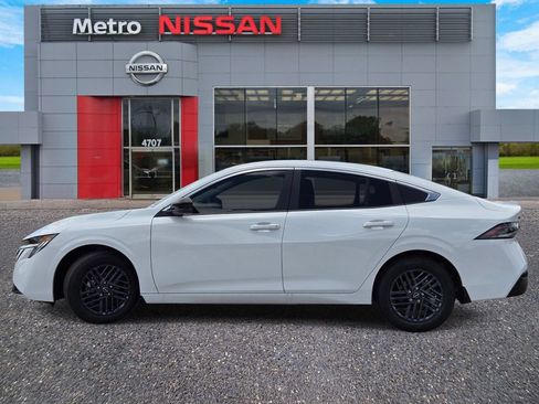 New 2027 Nissan Sentra SV w/ Floor Mat Package FWD image 3