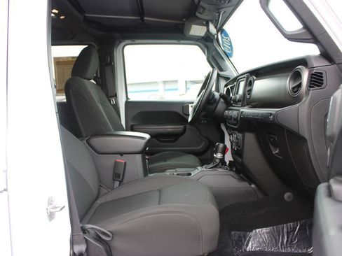 Used 2019 Jeep Wrangler Unlimited Sport S AWD/4WD image 28