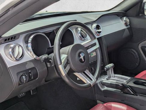Used 2005 Ford Mustang Premium RWD image 10