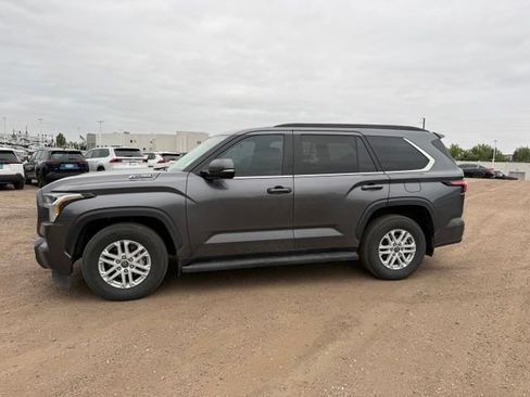 Used 2024 Toyota Sequoia SR5 w/ SR5 Premium Package AWD/4WD image 2