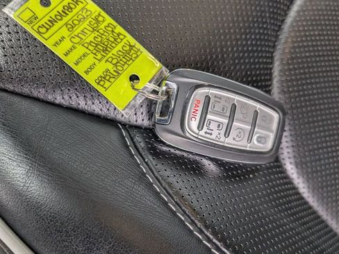 Used 2023 Chrysler Pacifica Limited image 50