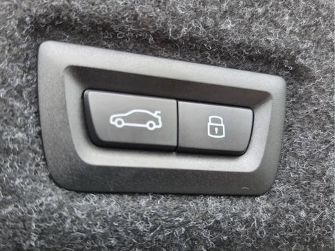 Certified 2026 BMW i5 eDrive40 w/ M Sport Package AWD/4WD image 18