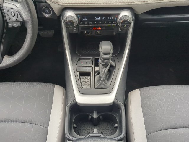Used 2025 Toyota RAV4 XLE w/ Convenience Package FWD image 21