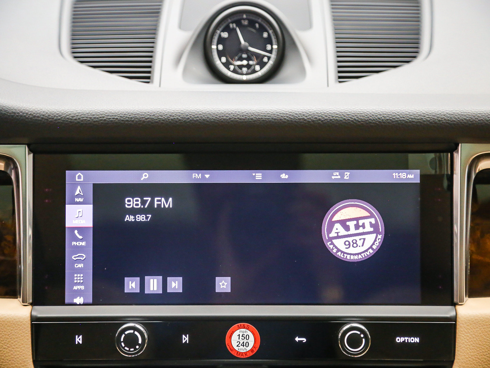 Certified 2026 Porsche Macan AWD/4WD image 18