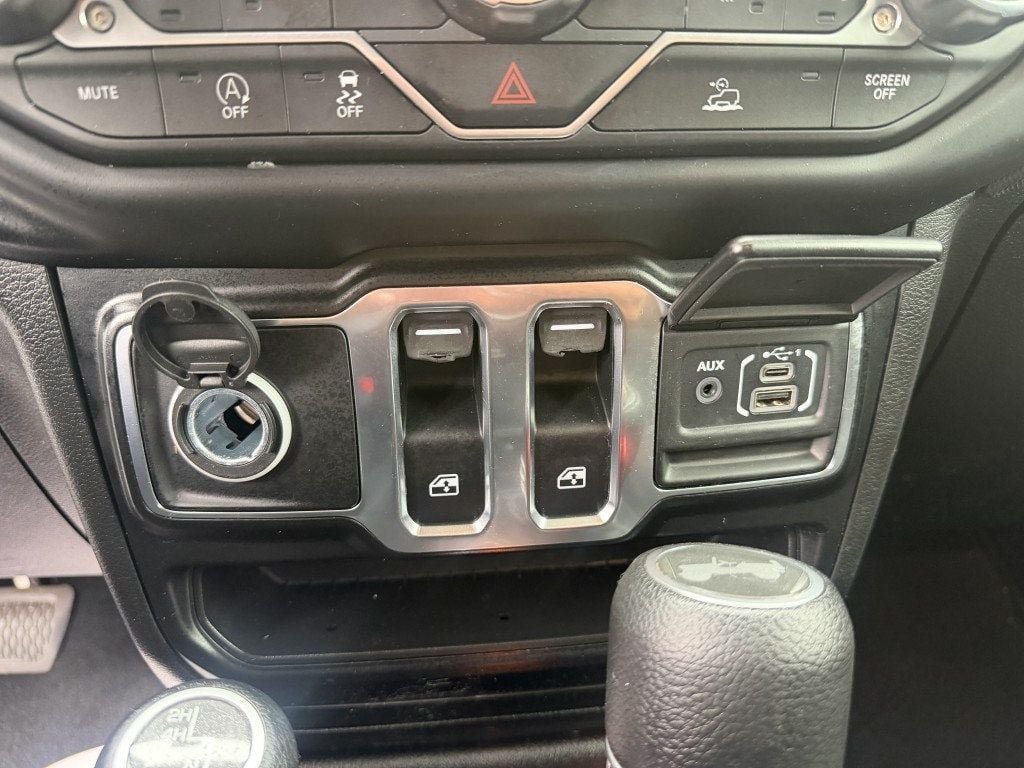 Used 2021 Jeep Wrangler Sport AWD/4WD image 24